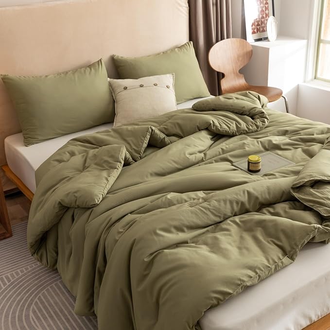 ROSGONIA Oversized Queen Comforter Olive Green, 3pcs (1 Green Comforter & 2 Pillowcases) Lightweight Oversized Queen Comforter Sets Bedding Blanket Quilts