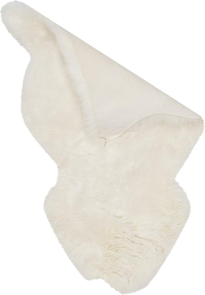 SAFAVIEH Sheep Skin Collection Area Rug - 5'5" x 7'7", White, Handmade Rustic Glam Genuine Pelt, 3.4-inch Thick Ideal for High Traffic Areas in Living Room, Bedroom (SHS121A)