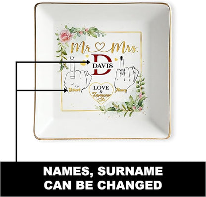 Custom Wedding Jewelry Tray Gifts for Newlyweds, Personalized Mr and Mrs Ring Dish, Engagement Ceramic Ring Holder, Love Keepsake Plate for Husband and Wife, Romantic Couple Gift