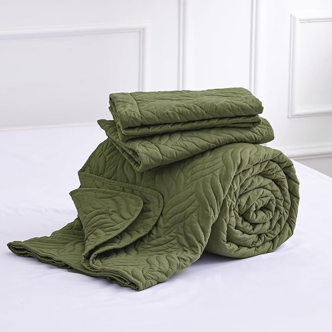 Love's cabin King Size Quilt Bedding Set Olive Green Bedspreads - Bed Summer Lightweight Bedspread Comforter - Wave Pattern Bedding Coverlet for All Season - 3 Pieces (1 Quilt, 2 Pillow Shams)