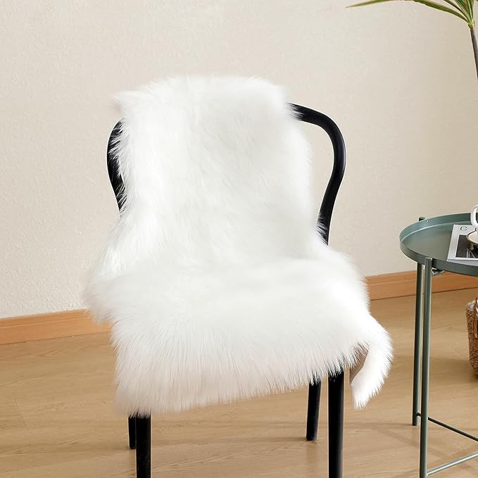 Faux Fur Rug Sheepskin Shag Fluffy Fuzzy White 2x3 ft Small Rugs for Bedroom Bedside Bed Floor Living Room Plush High-Density Cushion Carpet Super Sofa Cover