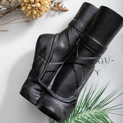 Fantasy Ballet Shoe Modern Ceramic Vase, Nordic Art Ins Style Decorative Aesthetic Foot Flower Vase for Home Living Room Table Bookshelf Decor (Matte Black W 6" X H 9")