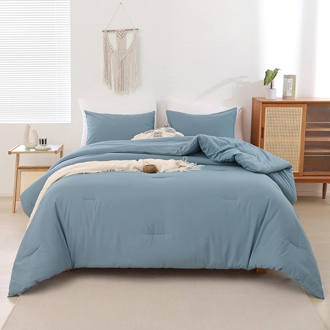 ROSGONIA Oversized Queen Comforter Dusty Blue, 3pcs (1 Comforter & 2 Pillowcases) Lightweight Oversized Queen Comforter Sets Bedding Blanket Quilts