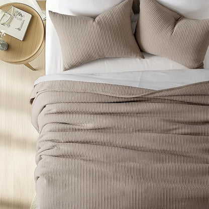 EVERGRACEHOME Cotton Gauze King Bedspread, Ultra Soft Prewashed Pick Stitch Matelassé Coverlet, Lightweight Textured Oversized King Quilt Bedding Set for All Season, with 2 Shams, Mocha Brown