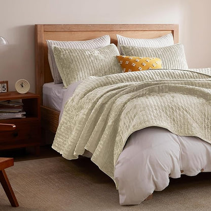 LEAONME Velvet Quilt King Size 98''x106'', Lightweight Beige Velvet Comforter Set with 2 Matching Shams, Soft Cross Stitch Bedspread Coverlet Bedding Set for All Season