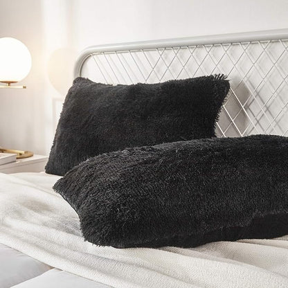Uhamho Set of 2 Faux Fur Throw Pillow Covers Soft Velvet Decorative Pillowcases Zipper Closure (Black, 20"x26")