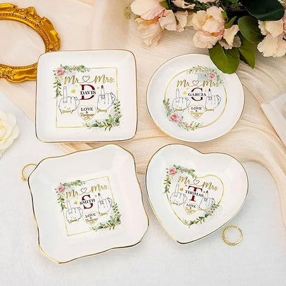 Custom Wedding Jewelry Tray Gifts for Newlyweds, Personalized Mr and Mrs Ring Dish, Engagement Ceramic Ring Holder, Love Keepsake Plate for Husband and Wife, Romantic Couple Gift