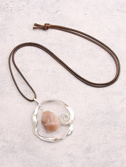 Leather Necklace for Women Boho Choker Necklace Long Cord Leather Pendant Bohemian Neckalce Vintage Alloy Pendant Leather Rope Necklace Wooden Necklaces for Women