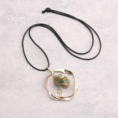 Leather Necklace for Women Boho Choker Necklace Long Cord Leather Pendant Bohemian Neckalce Vintage Alloy Pendant Leather Rope Necklace Wooden Necklaces for Women