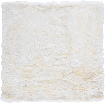 SAFAVIEH Sheep Skin Collection Area Rug - 5' Square, Natural & White, Handmade Rustic Glam Genuine Pelt, 3.4-inch Thick Ideal for High Traffic Areas in Living Room, Bedroom (SHS211A)