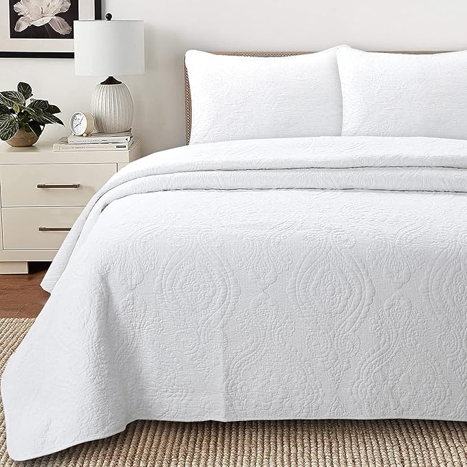 Cozy Line Home Fashions 100% Cotton Matelasse Medallion Solid White Luxury Chic Bedding Quilt Set, Reversible Lightweight Bedspread Coverlet for All Season (Medallion - White, Queen - 3 Piece)