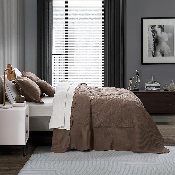 HZ & HY Oversized King Bedspread 128x120 Extra Wide, Quilted Coverlet Bedding Set, Lightweight Thin Comforter, Reversible, 5 Piece, 100% Microfiber, Mocha
