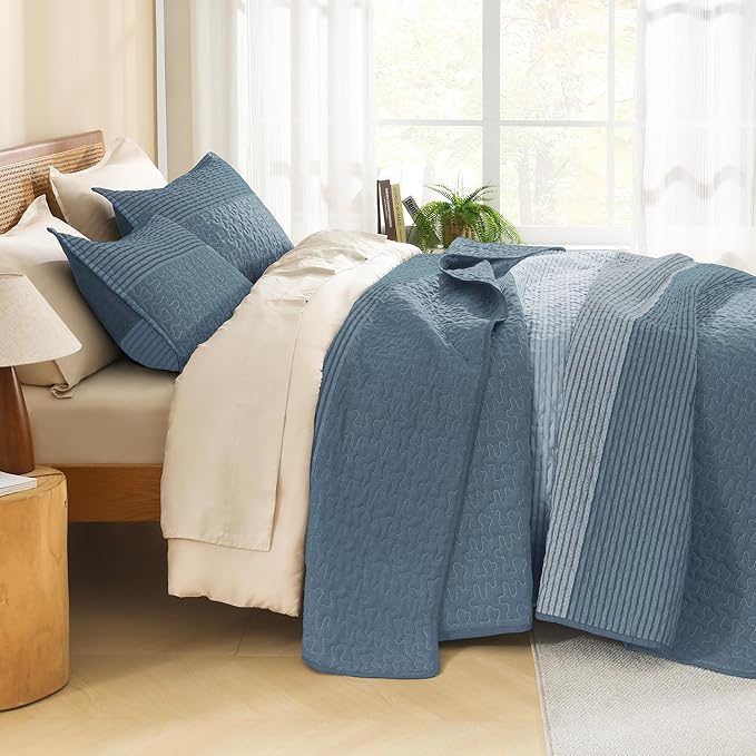 Litanika Oversized King Quilt Set Blue Linen, 128x120 Stripe Bedspread Coverlet 3 Pieces, Blue Linen Lightweight Quilted Bedding Set for All Season(Super King Plus-1 Quilt, 2 Pillowcases)