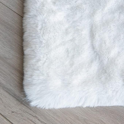 White Faux Rabbit Fluffy Fur Area Rugs for Bedroom Living Room Machine Washable Shag Rug 4x6 Nursery Rug Teen Room Decor