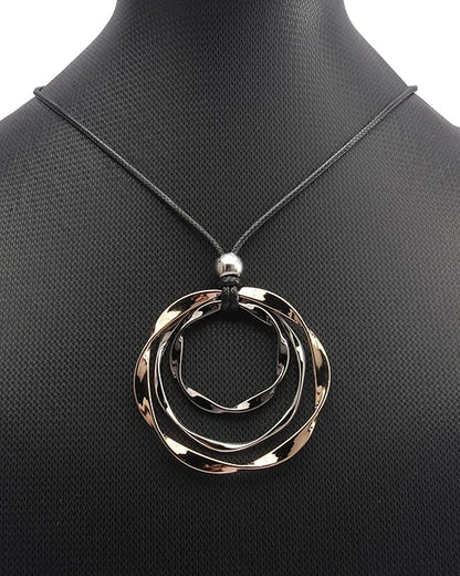 Leather Necklace for Women Boho Choker Necklace Long Cord Leather Pendant Bohemian Neckalce Vintage Alloy Pendant Leather Rope Necklace Wooden Necklaces for Women