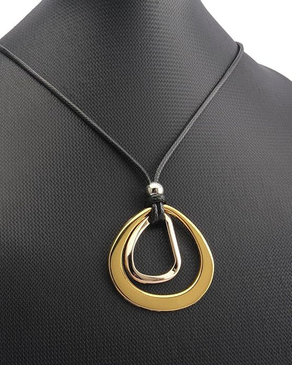 Leather Necklace for Women Boho Choker Necklace Long Cord Leather Pendant Bohemian Neckalce Vintage Alloy Pendant Leather Rope Necklace Wooden Necklaces for Women