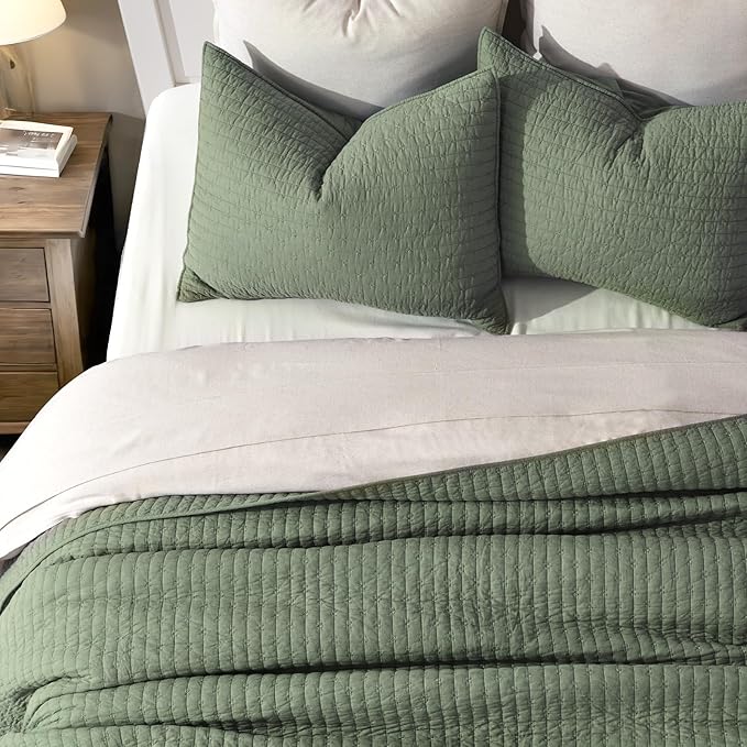 EVERGRACE Cross Stitch Pre-Washed Cotton Quilt Bedding Set Queen Size, Oversized 3 Pieces Lightweight Bedspread Coverlet for All Season, with 2 Matching Shams, Olive Green, 92"x96"