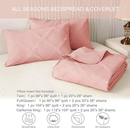 Exclusivo Mezcla Oversized King Quilt Set- Blush Pink Cal King Quilts Bedding Set with 2 Pillow Shams, Modern Bedspread with Striped Pattern, Soft Lightweight Bedspreads Coverlets for All Seasons