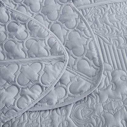 CHIXIN Oversized Bedspread Coverlet Set King Size - Lightweight Bedding Cover - Ultrasonic Quilting - 5 Piece Reversible Bedspread - Elegant Damask Paisley Pattern (King, Light Grey)