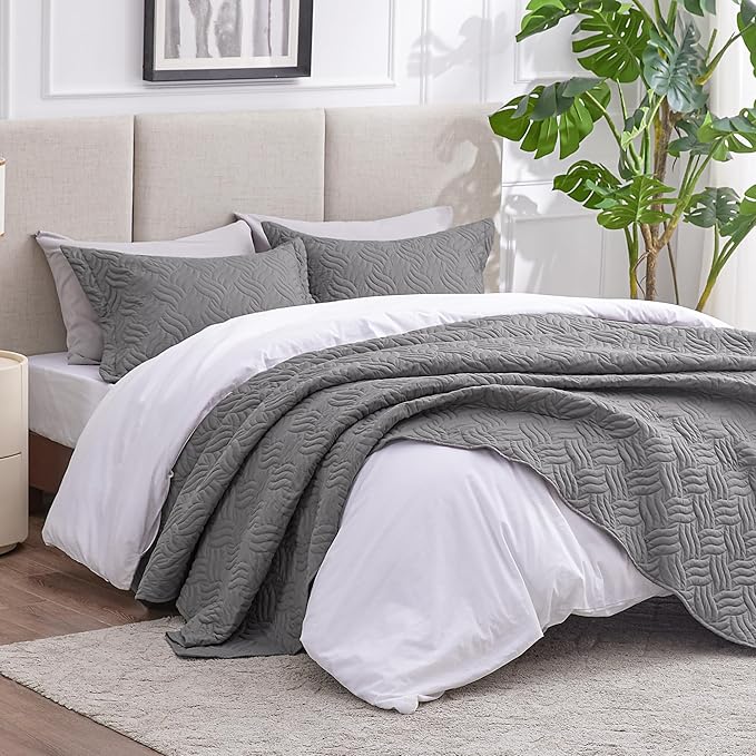 Love's cabin King Size Quilt Bedding Set Grey Bedspreads - Bed Summer Lightweight Bedspread Comforter - Wave Pattern Bedding Coverlet for All Season - 3 Pieces (1 Quilt, 2 Pillow Shams)