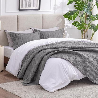 Love's cabin King Size Quilt Bedding Set Grey Bedspreads - Bed Summer Lightweight Bedspread Comforter - Wave Pattern Bedding Coverlet for All Season - 3 Pieces (1 Quilt, 2 Pillow Shams)