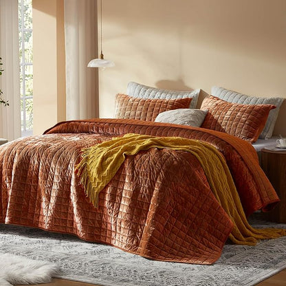 LEAONME Velvet Quilt California King-118''x106'', Lightweight Burnt Orange Velvet Comforter Set with 2 Pillow Shams, Soft Oversized Bedspread Coverlet Quilted Bedding Set for All Season