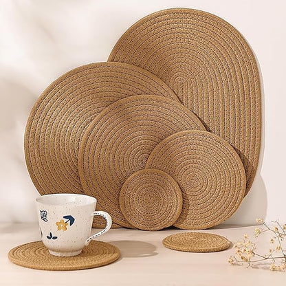 4 Pack Oval Woven Placemats, Jute Plate Chargers Rattan Woven Placemats 11.45x15.58‘’ Wicker Place mats Farmhouse Boho Braided Heat Resistant Outdoor Plate Mats Patio Tablemats for Dinning