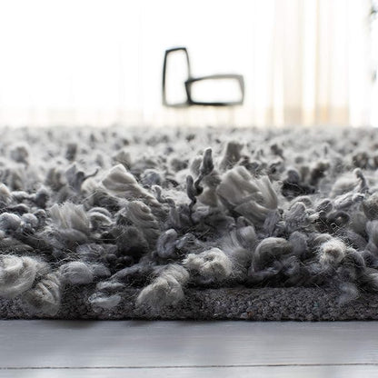 SAFAVIEH Sheep Shag Collection 4' x 6' Silver SSG212G Handmade 1-inch Thick Area Rug