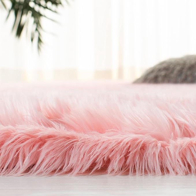 SAFAVIEH Faux Sheep Skin Collection 2'6" x 4' Pink FSS235G Silken Glam 2.35-inch Thick Accent Rug