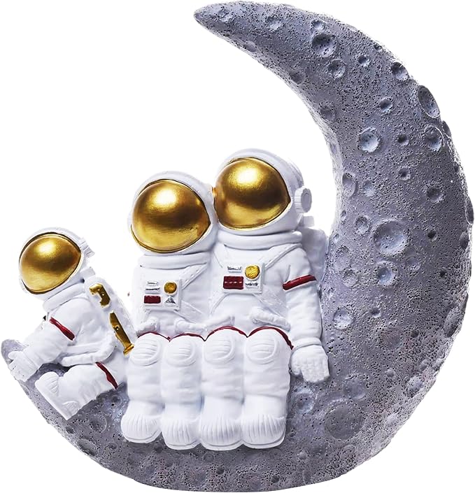 BUTILIVEEN Astronaut Decor Family Sculptures, Astronaut Family of 3 Figurines, Space Themed Bedroom Decor, Desktop Decor, Shelf Decor, Gifts for Space Lovers, Gold Astronaut Home Deocr