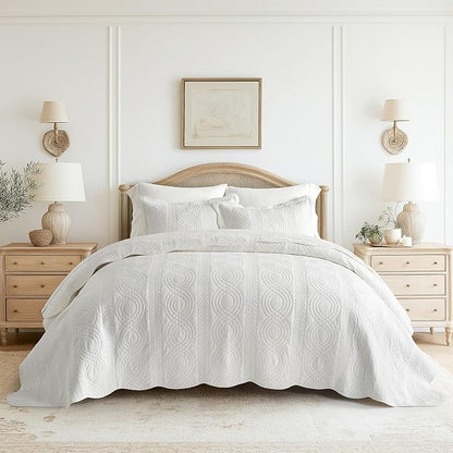 EVERGRACE 100% Cotton Scallop Quilt Set, King Size 3 Piece Set – Lightweight Bedspread with 2 Shams, Soft Prewashed Matelasse Coverlet for Cozy and Elegant Bedding, Bright White