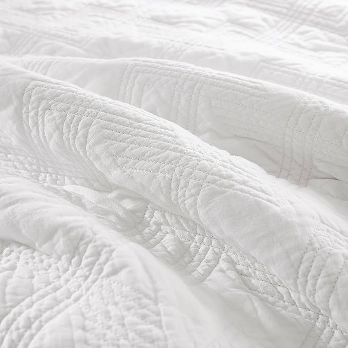 WDCOZY 100% Cotton White Oversized California King Size Quilt Bedding Sets with 2 Pillow Shams, Shabby Chic Rustic Textured Gauze Lightweight Country Soft Bedspread Coverlet for All Season