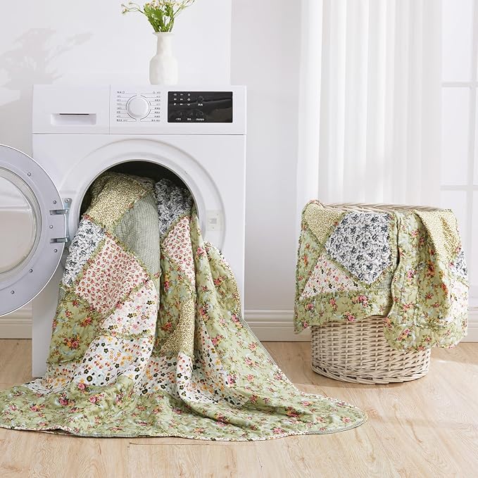 King Size Patchwork Quilt Set Green Floral Reversible Quilted Bedspread Coverlet Set 3-Piece Comforter Lightweight Stitched Quilt Bedding Set Bed Cover Blanket with 2 Pillow Shams for All Seasons