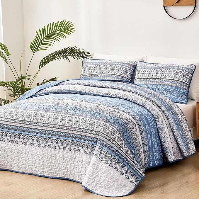 WONGS BEDDING Boho Queen Quilt Set, Light Blue Bohemian Queen Quilt Bedding Set, Lightweight Microfiber Bed Decor Bedspread for All Season 96"x90"(3 Pieces)