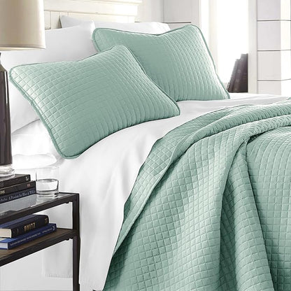 Southshore Fine Living, Inc. Twin Quilt Bedding Set, Soft Microfiber Coverlet Bedspread, Stain and Pet Hair Resistant Bedding, XL/Twin Blue Quilt Comforter Set with 1 Pillow Sham, Sky Blue
