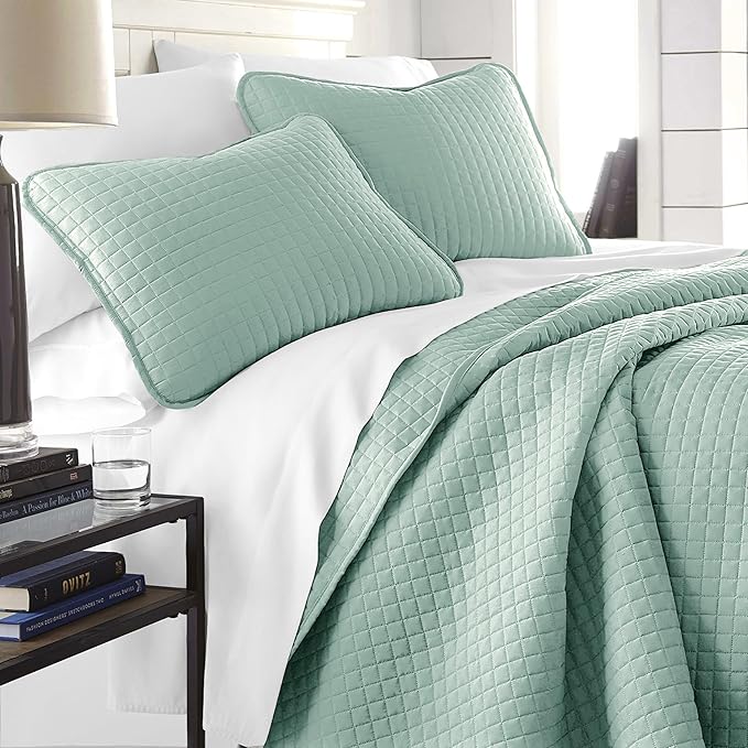 Southshore Fine Living, Inc. Oversized King Quilt Bedding Set, Soft Microfiber, Stain and Pet Hair Resistant Bedding, California/King Size Quilt Coverlet Bedspread Set with 2 Shams, Sky Blue