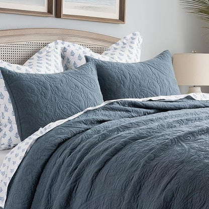 EVERGRACE 100% Cotton Paisley Quilt Set, Queen Size 3 Piece Set – Prewashed Lightweight Bedspread with 2 Shams, Soft & Breathable Matelasse Coverlet for All-Season Comfort, Stormy Blue