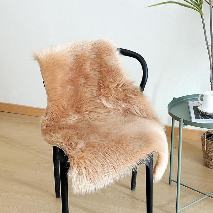 Faux Fur Rug Sheepskin Shag Fluffy Fuzzy Beige 2x3 ft Small Rugs for Bedroom Bedside Bed Floor Living Room Plush High-Density Cushion Carpet Super Sofa Cover