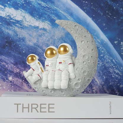 BUTILIVEEN Astronaut Decor Family Sculptures, Astronaut Family of 3 Figurines, Space Themed Bedroom Decor, Desktop Decor, Shelf Decor, Gifts for Space Lovers, Gold Astronaut Home Deocr
