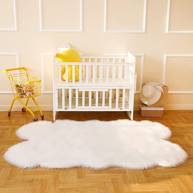 Fluffy Faux Fur Rug White Sheepskin Area Rug,4x6 Ft Ultra Soft Shaggy Plush Rug for Bedroom Bedside Living Room Nursery Kids Room
