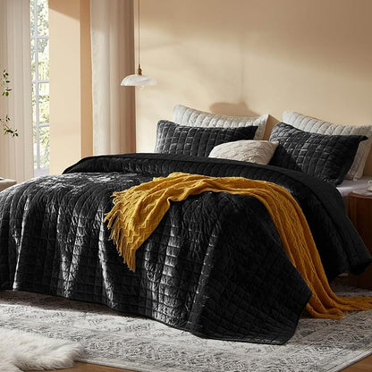 LEAONME Velvet Quilt Full/Queen Size-90''x98'', Lightweight Black Velvet Comforter Set with 2 Pillow Shams, Soft Bedspread Coverlet Quilted Bedding Set for All Season