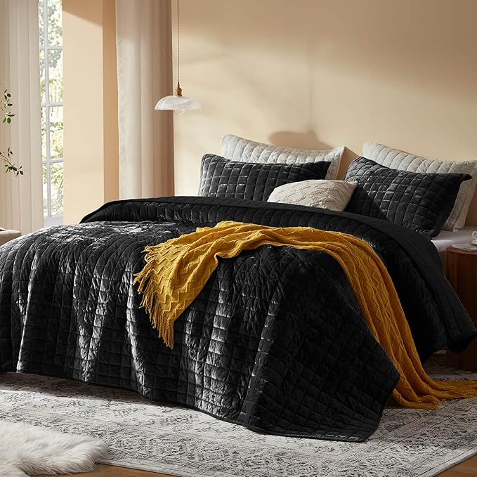 LEAONME Velvet Quilt California King-118''x106'', Lightweight Black Velvet Comforter Set with 2 Pillow Shams, Soft Oversized Bedspread Coverlet Quilted Bedding Set for All Season