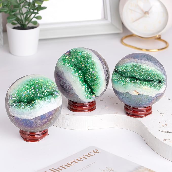Sportmusies Titanium Coated Rock Crystal Geode Ball with Wooden Stand, Druzy Quartz Stone Cluster Sphere Reiki Home Office Decoration, Green