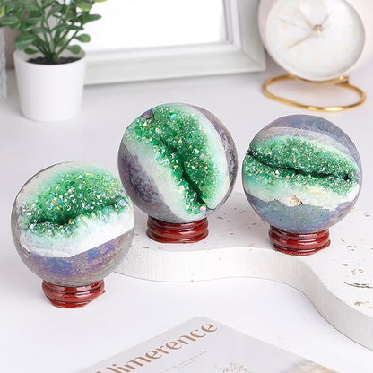 Sportmusies Titanium Coated Rock Crystal Geode Ball with Wooden Stand, Druzy Quartz Stone Cluster Sphere Reiki Home Office Decoration, Green