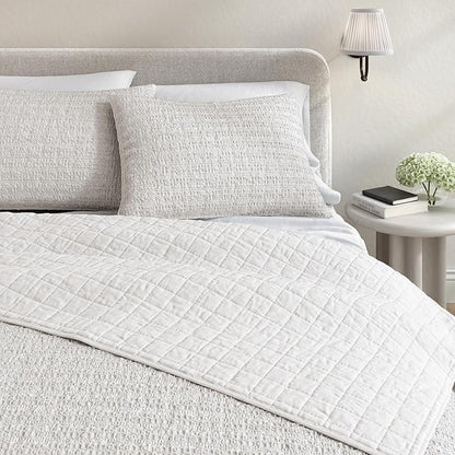 Great Bay Home Full/Queen Size Light Grey 100% Cotton Honeycomb Waffle Quilt and Sham Set - Garment Washed, Waffle Weave Like Texture, Lightweight 3-Piece Bedding Set