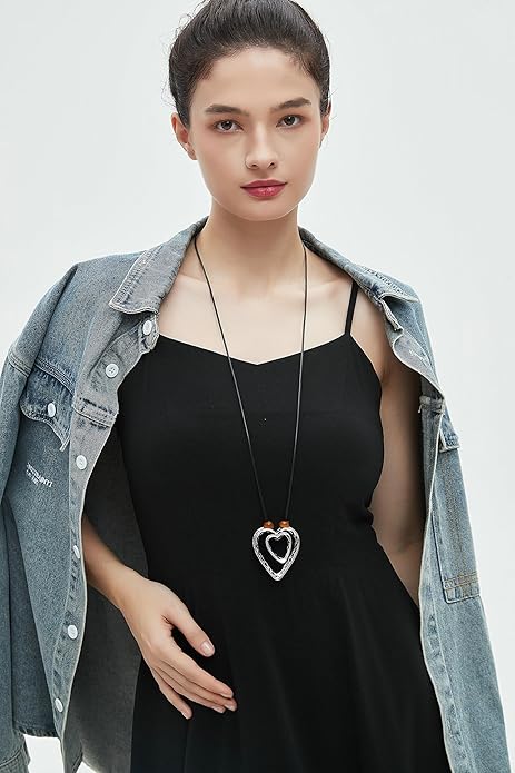 Leather Necklace for Women Boho Choker Necklace Long Cord Leather Pendant Bohemian Neckalce Vintage Alloy Pendant Leather Rope Necklace Wooden Necklaces for Women