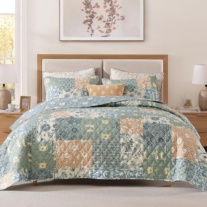 CASAAGUSTO King Size Quilt Set - 3 Pieces Patchwork Green Quilt Bedding Set, Lightweight King Bedspread Coverlet, Reversible Floral Bed Cover for All Seasons (106"x94", 1 Quilt + 2 Pillow Shams)