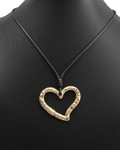 Leather Necklace for Women Boho Choker Necklace Long Cord Leather Pendant Bohemian Neckalce Vintage Alloy Pendant Leather Rope Necklace Wooden Necklaces for Women