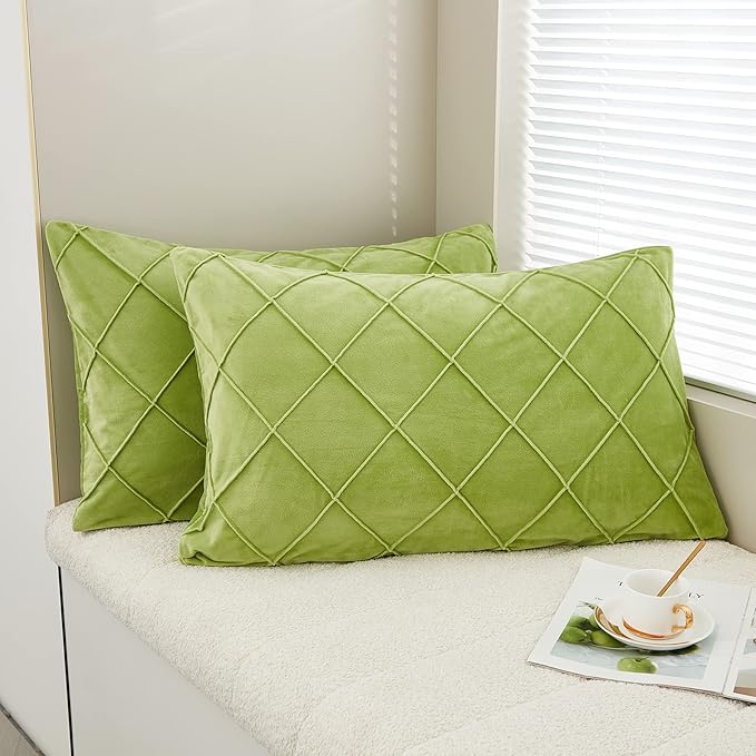 JAUXIO Diamond Pinch Pleated Crystal Velvet Pillowcases 2 Pack Solid Pintuck Throw Cushion Cover for Home Decor Hidden Zipper Closure (Apple Green, King)