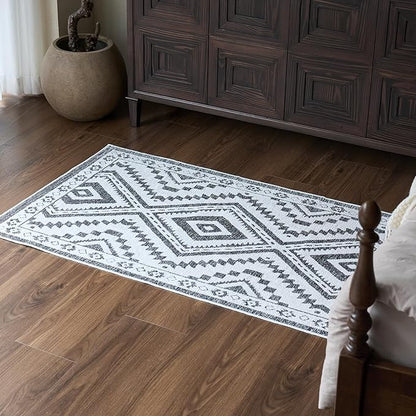 Moroccan Washable Area Rug 3x5, Geometric Tribal Decorative Woven Rug, Non-Slip Boho Farmhouse Soft Low-Pile Entry Throw Mat for Living Room Bedroom Dining Table, Black and White